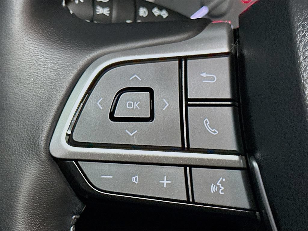 Used 2023 Toyota Highlander XSE FWD image 35
