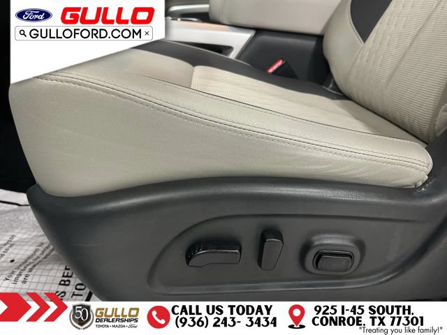 Used 2023 Nissan Titan SV w/ SV Convenience Package AWD/4WD image 21