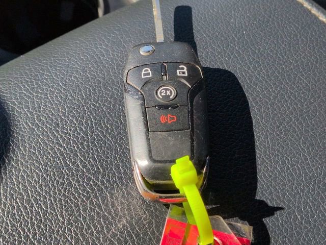 Certified 2022 Ford F250 Lariat w/ Black Appearance Package image 33