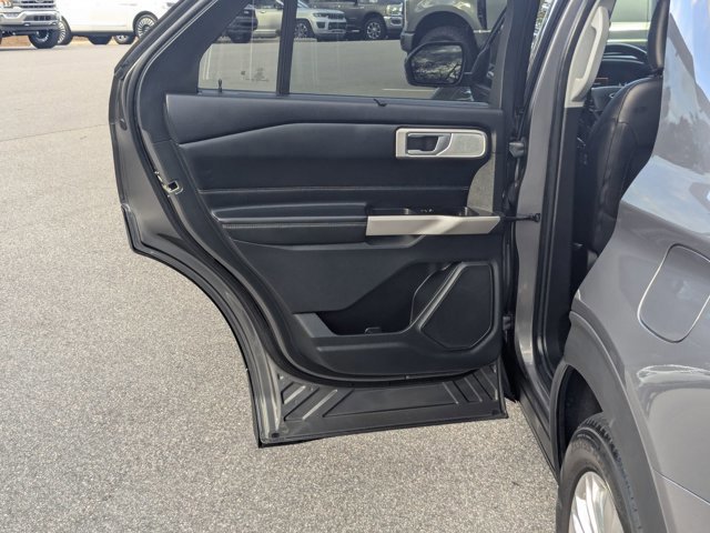 Certified 2022 Ford Explorer Limited w/ Limited Technology Package image 30