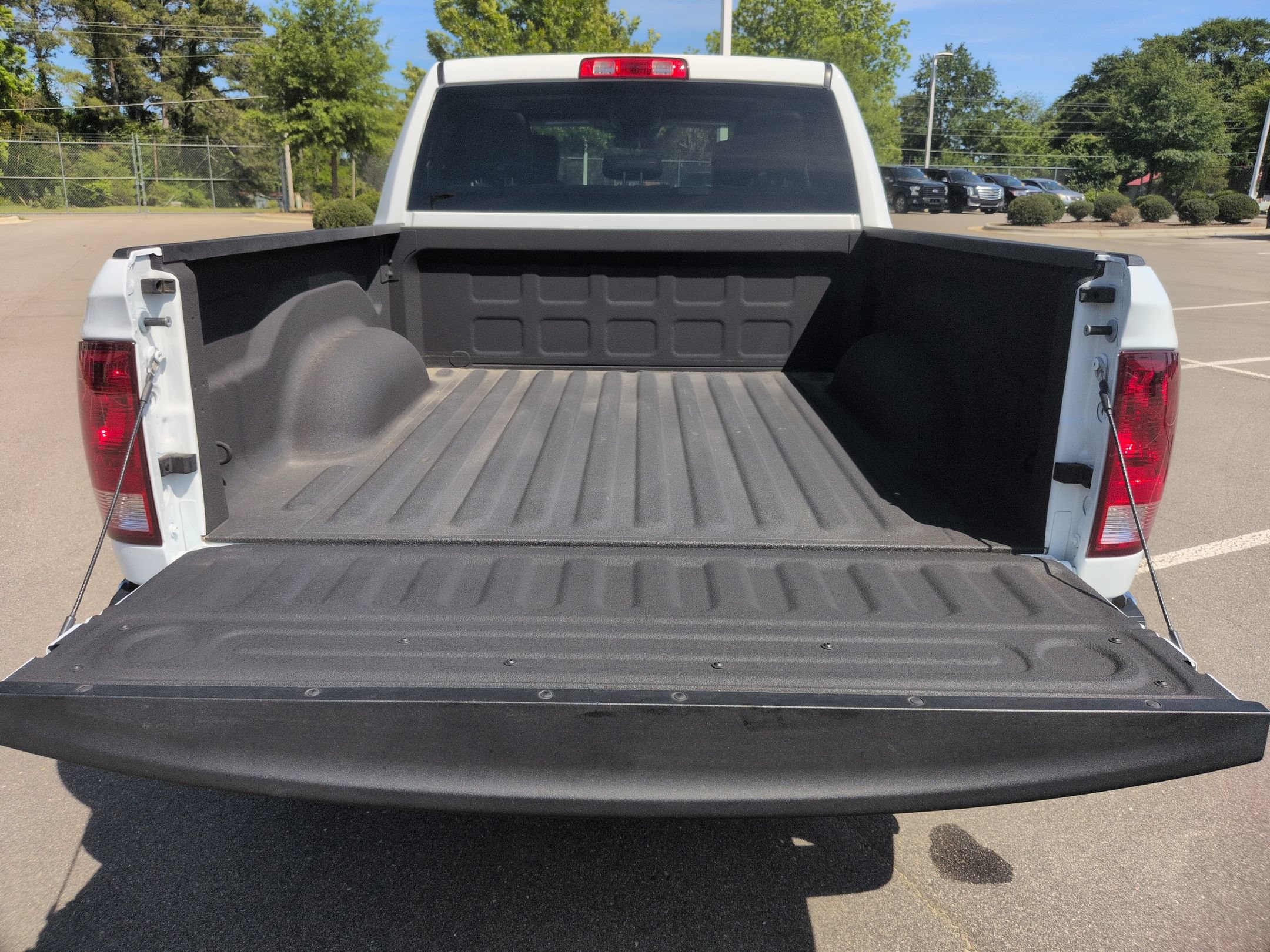 Used 2023 RAM 1500 Tradesman w/ Chrome Appearance Group AWD/4WD image 31
