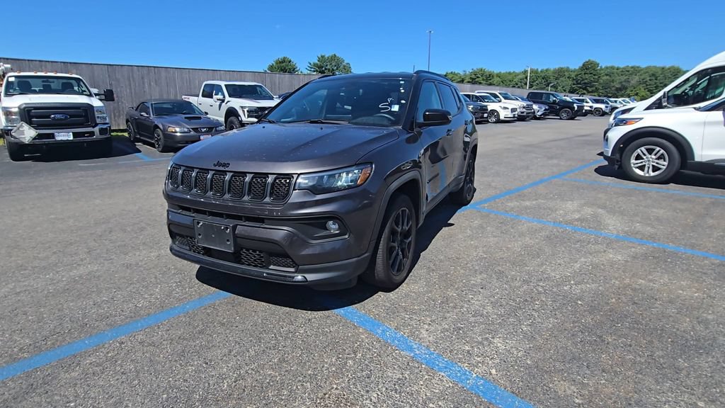 Used 2023 Jeep Compass Latitude AWD/4WD image 14