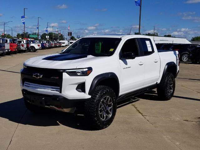 Used 2025 Chevrolet Colorado ZR2 w/ Technology Package AWD/4WD image 7