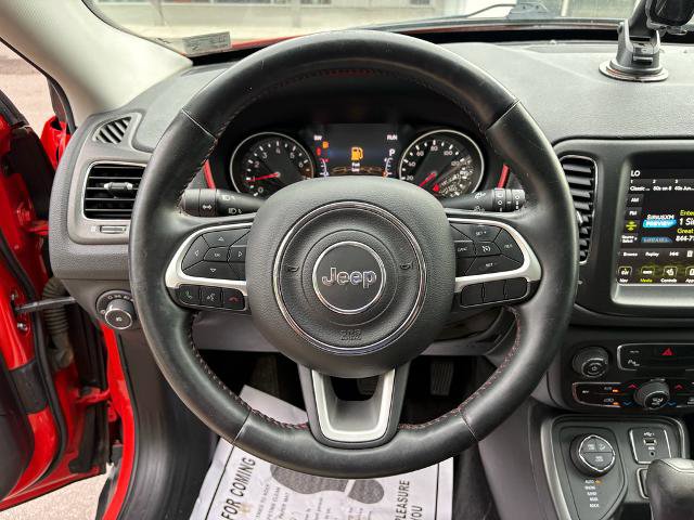 Used 2019 Jeep Compass Trailhawk w/ Leather Interior Group AWD/4WD image 14