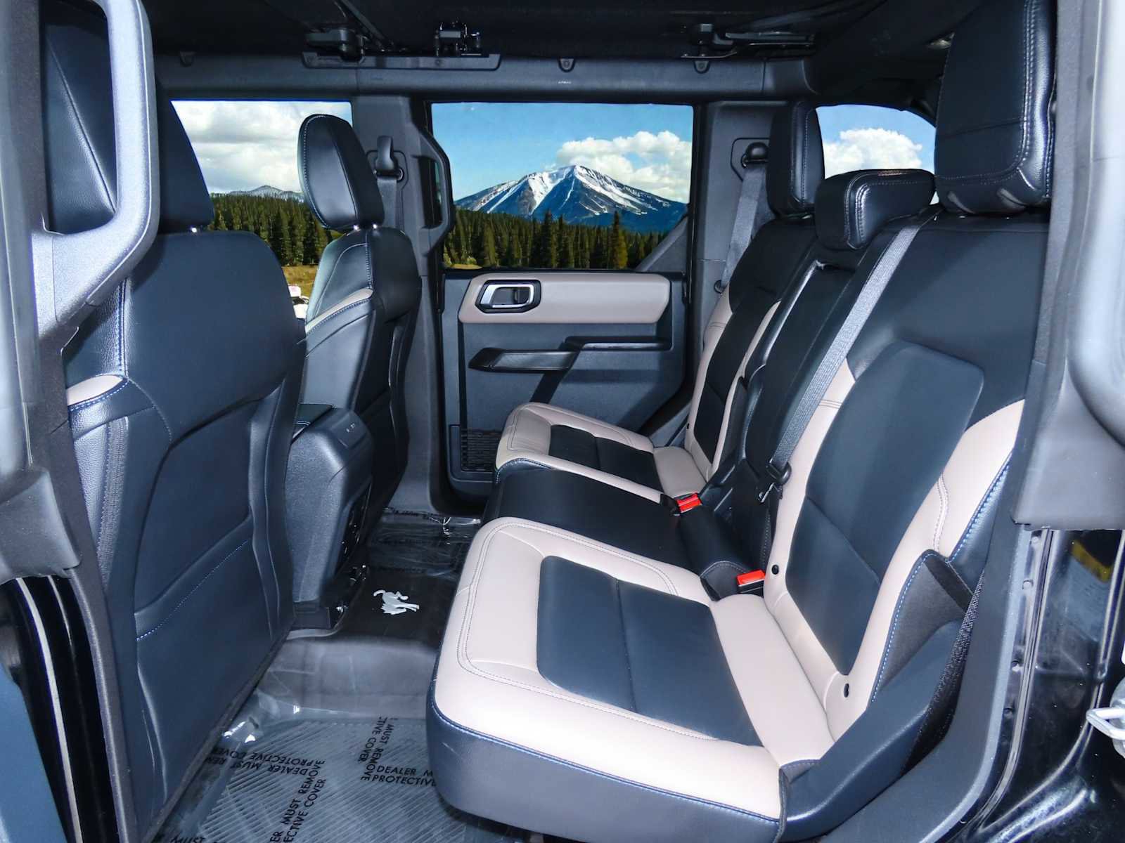 Certified 2024 Ford Bronco Wildtrak image 16