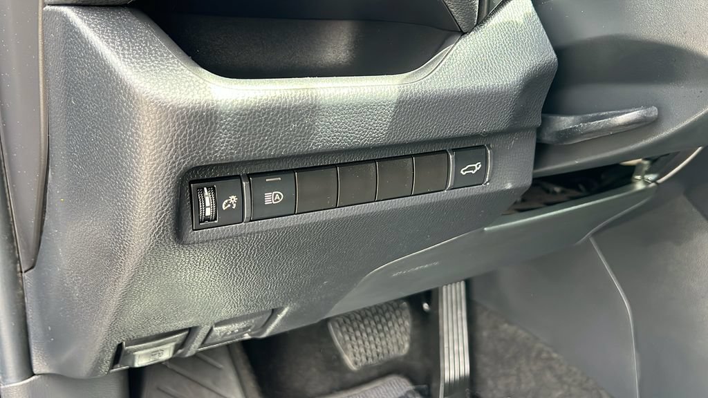 Used 2023 Toyota RAV4 XLE w/ Convenience Package FWD image 14