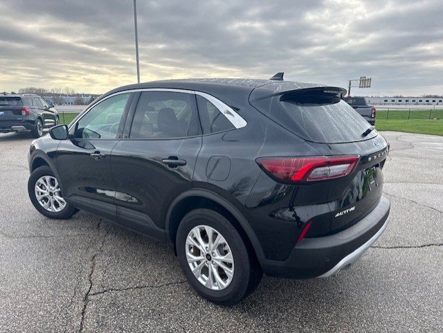 Certified 2024 Ford Escape Active w/ Tech Pack #1 AWD/4WD image 2