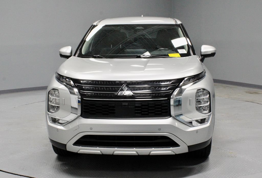 Used 2024 Mitsubishi Outlander SE AWD/4WD image 12