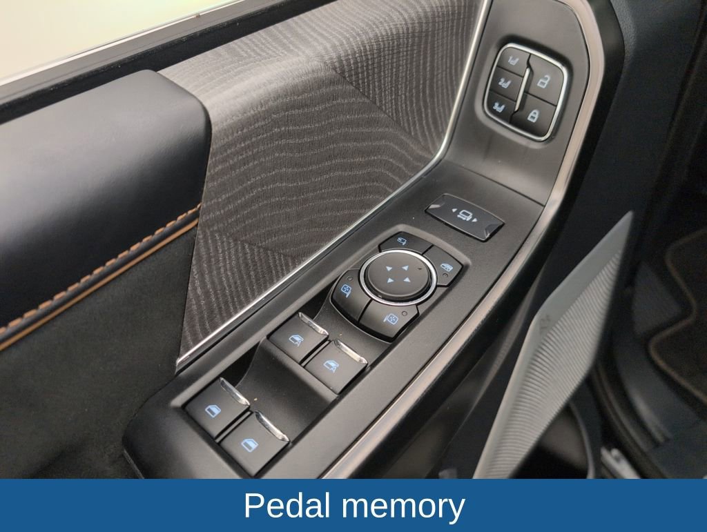 Certified 2024 Ford F250 Platinum w/ FX4 Off-Road Package image 42