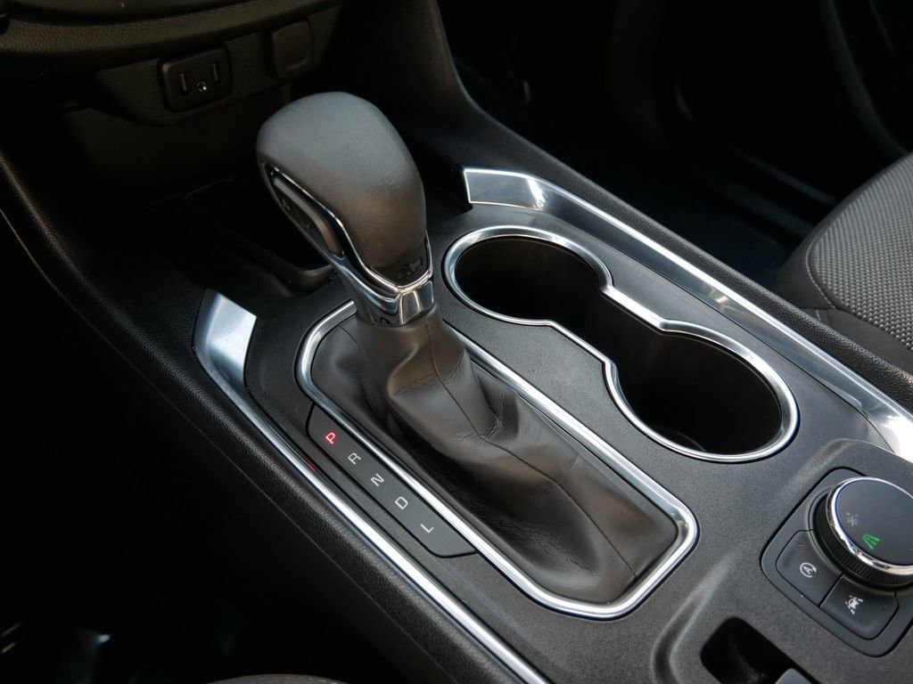 Used 2023 Chevrolet Traverse LT image 25