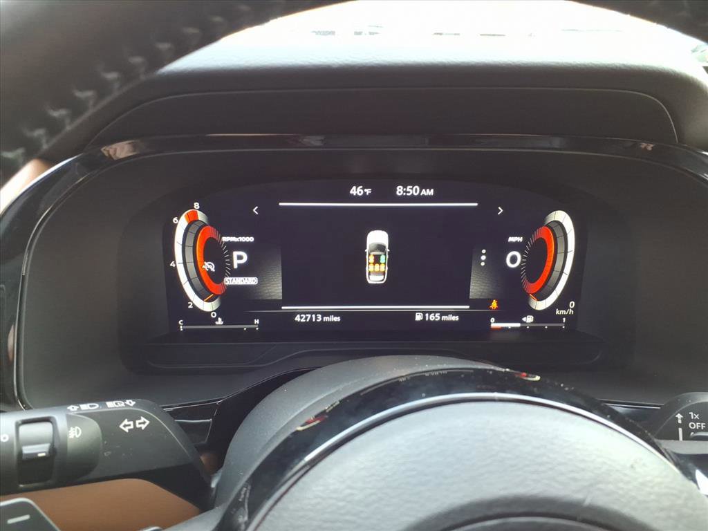 Used 2023 Nissan Pathfinder Platinum image 16