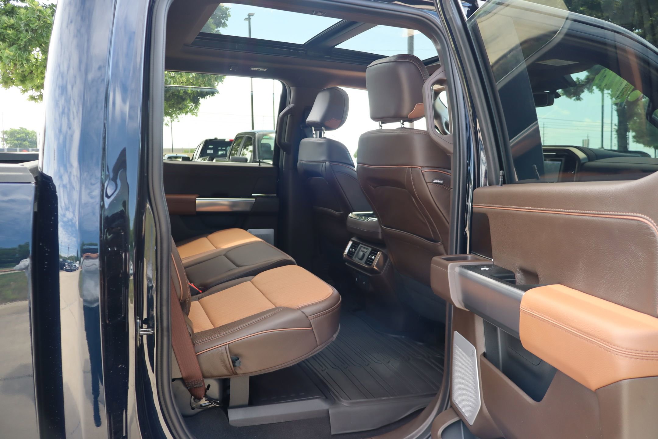Certified 2025 Ford F150 King Ranch w/ FX4 Off-Road Package AWD/4WD image 29