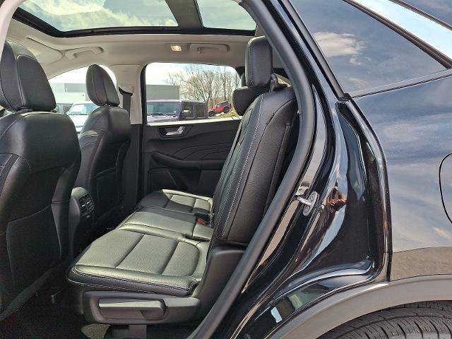 Certified 2022 Ford Escape SEL AWD/4WD image 10