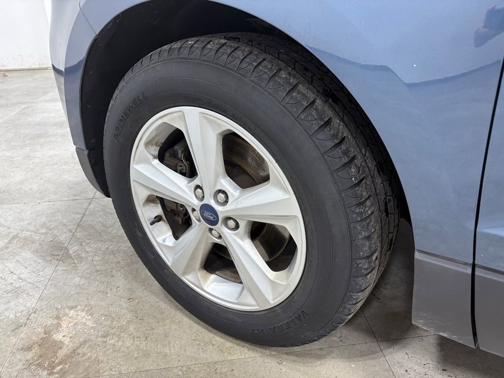 Certified 2019 Ford Edge SE image 9