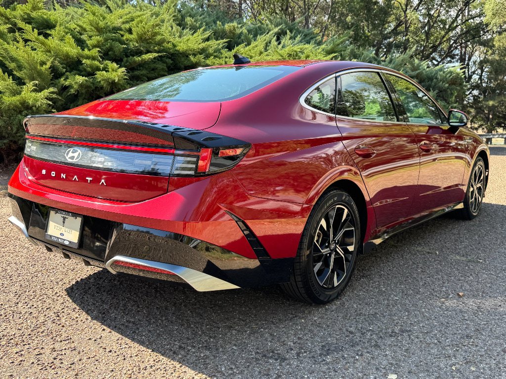 Used 2025 Hyundai Sonata SEL FWD image 5