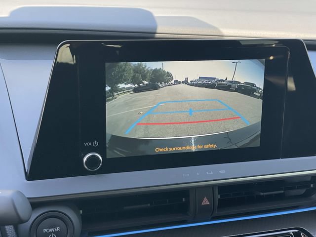 Used 2024 Toyota Prius XLE FWD image 12