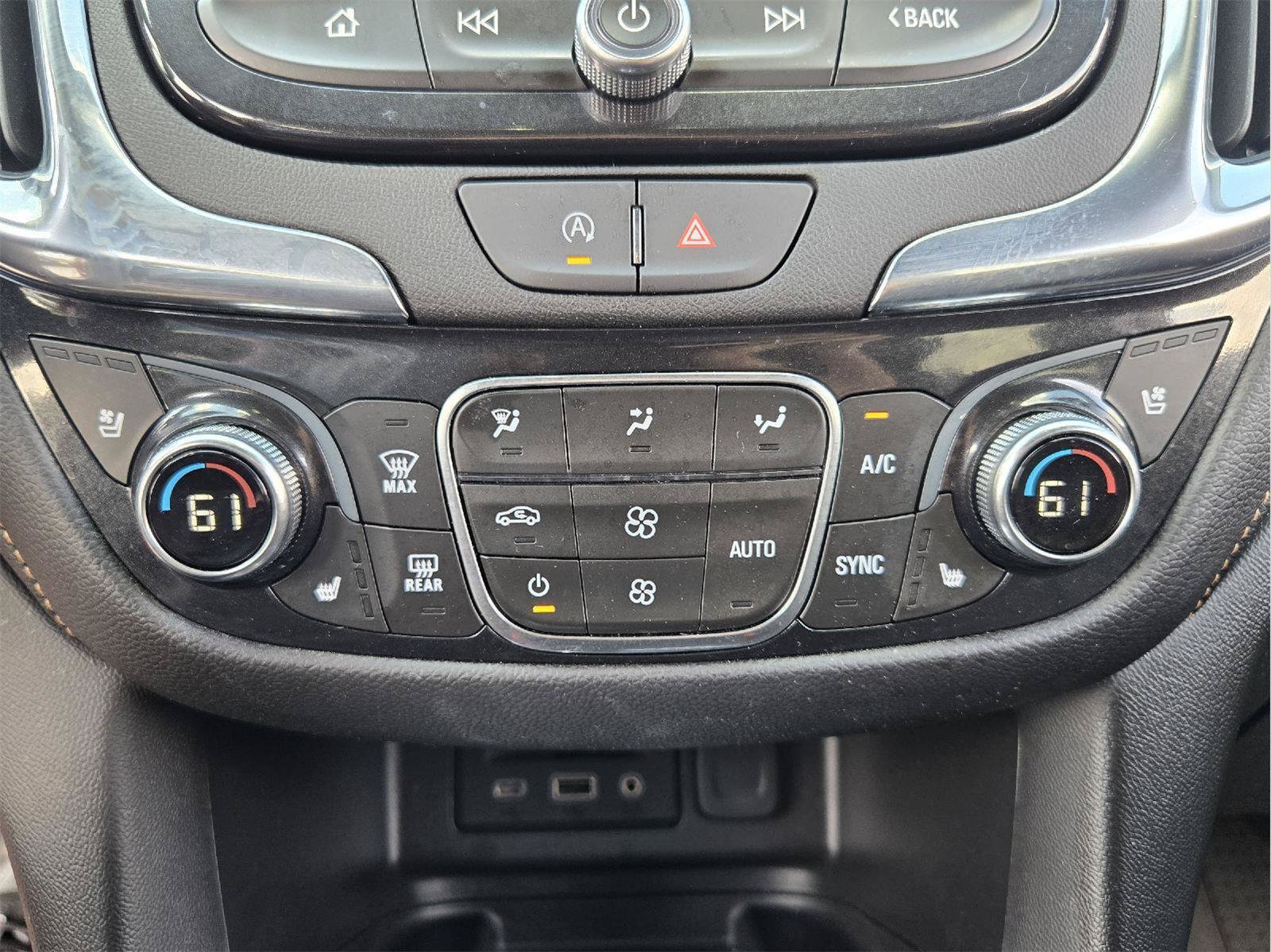 Used 2024 Chevrolet Equinox Premier AWD/4WD image 17