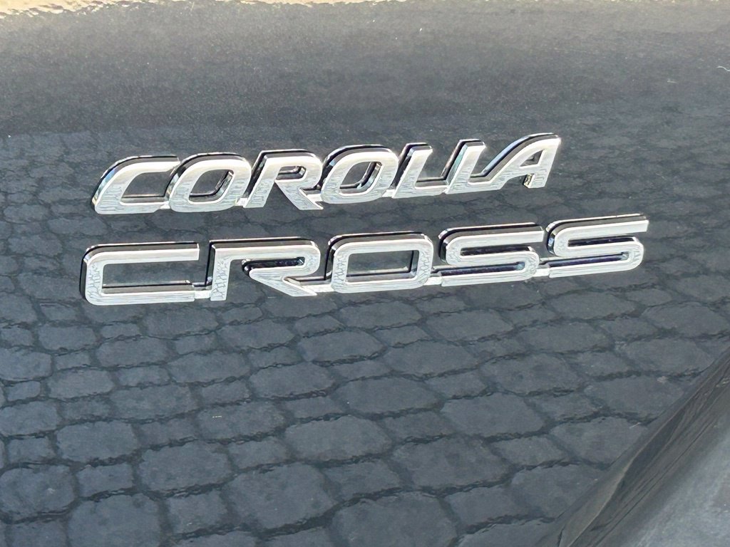 Used 2024 Toyota Corolla Cross LE FWD image 21
