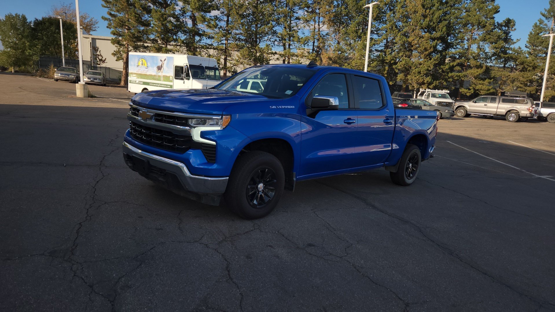 Used 2025 Chevrolet Silverado 1500 LT AWD/4WD image 5