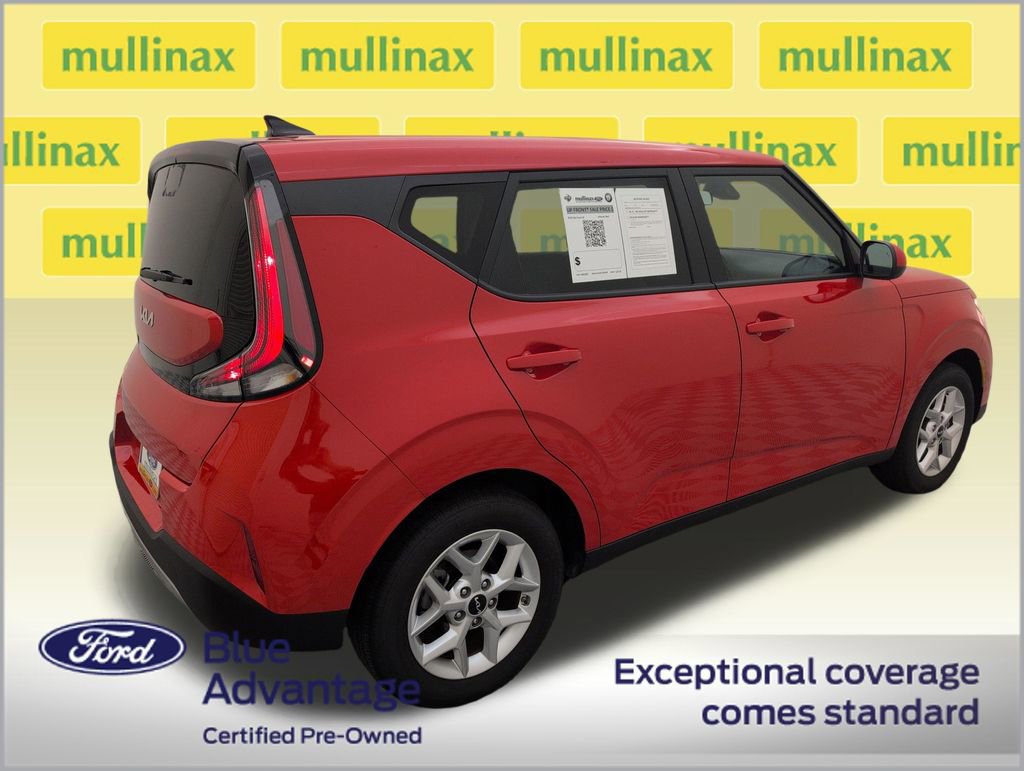 Used 2025 Kia Soul LX w/ LX Technology Package FWD image 3