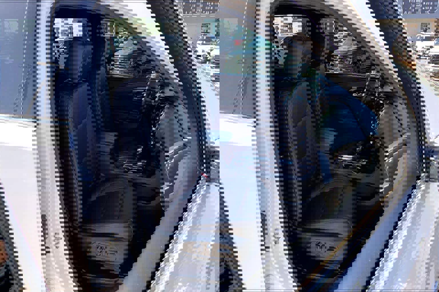 Used 2023 Chevrolet Traverse High Country image 10