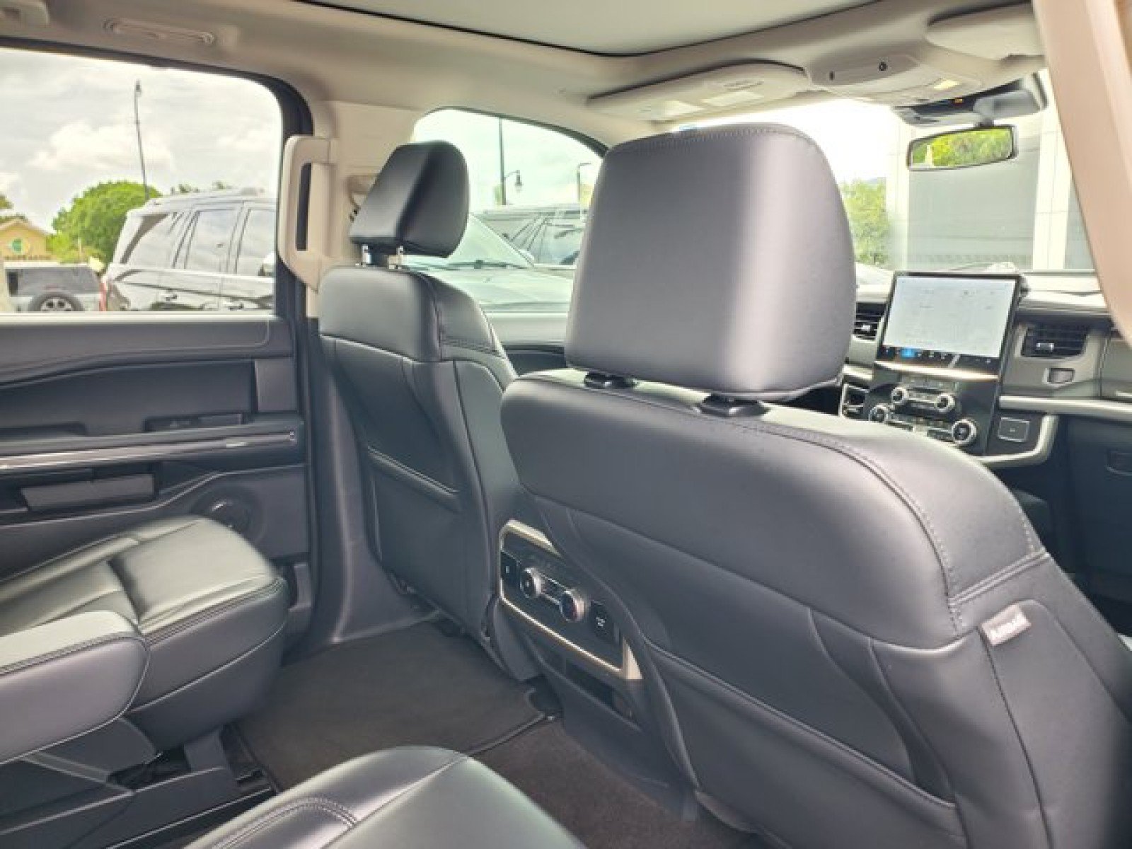 Certified 2023 Ford Expedition XLT RWD image 34