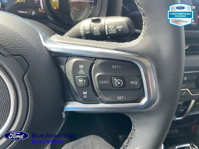 Used 2025 Jeep Wrangler Unlimited Sahara AWD/4WD image 9