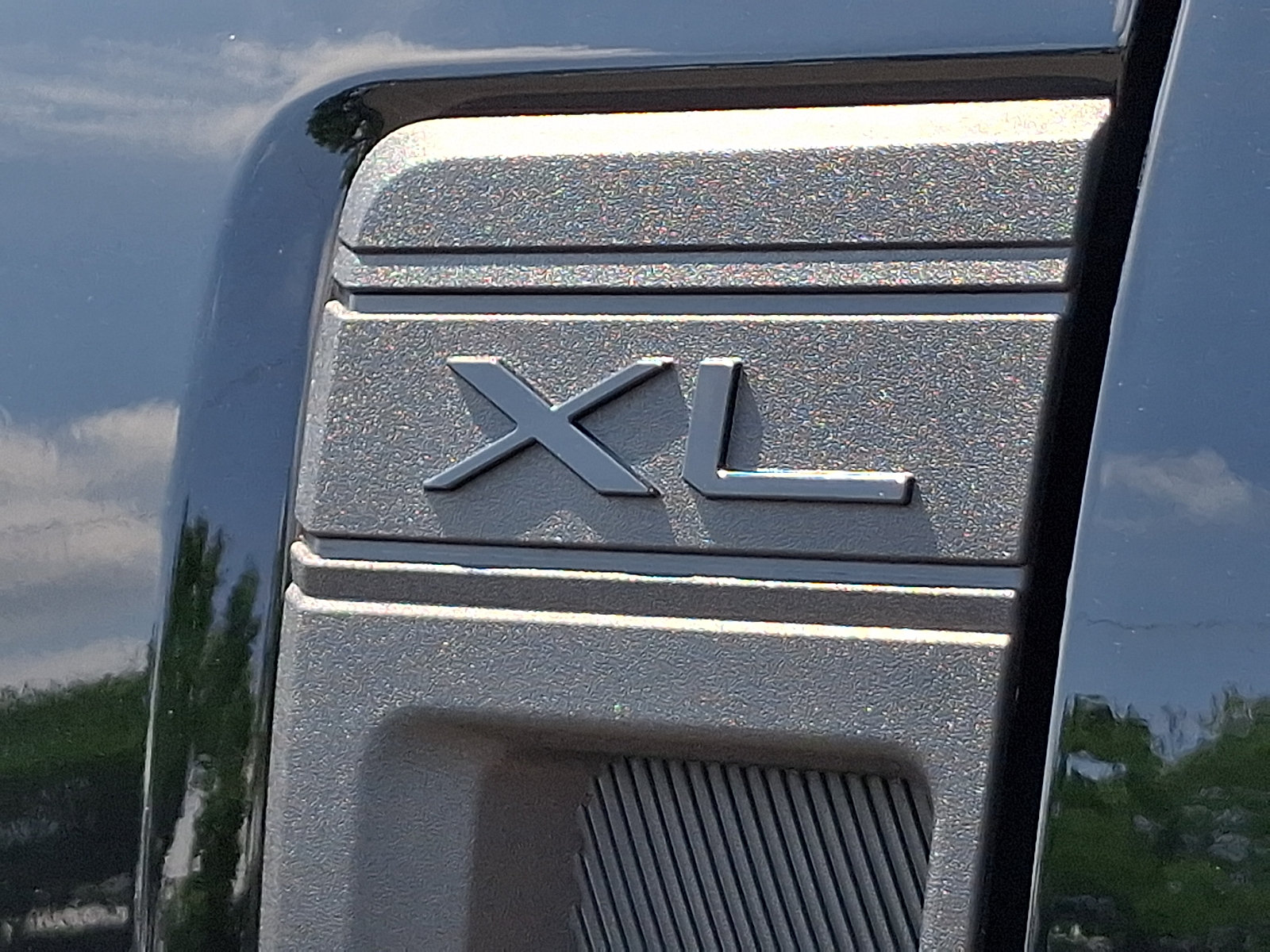 Certified 2025 Ford Maverick XL FWD image 29