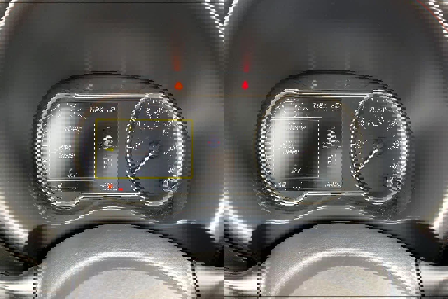 Used 2020 Nissan Kicks SR image 26