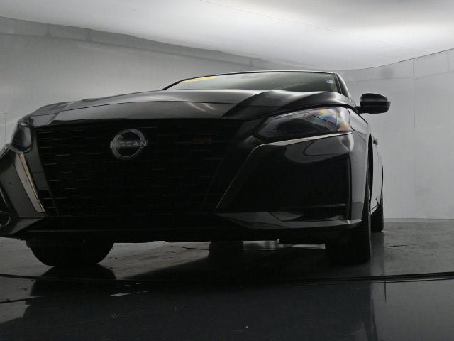 Used 2025 Nissan Altima 2.5 SR FWD image 40