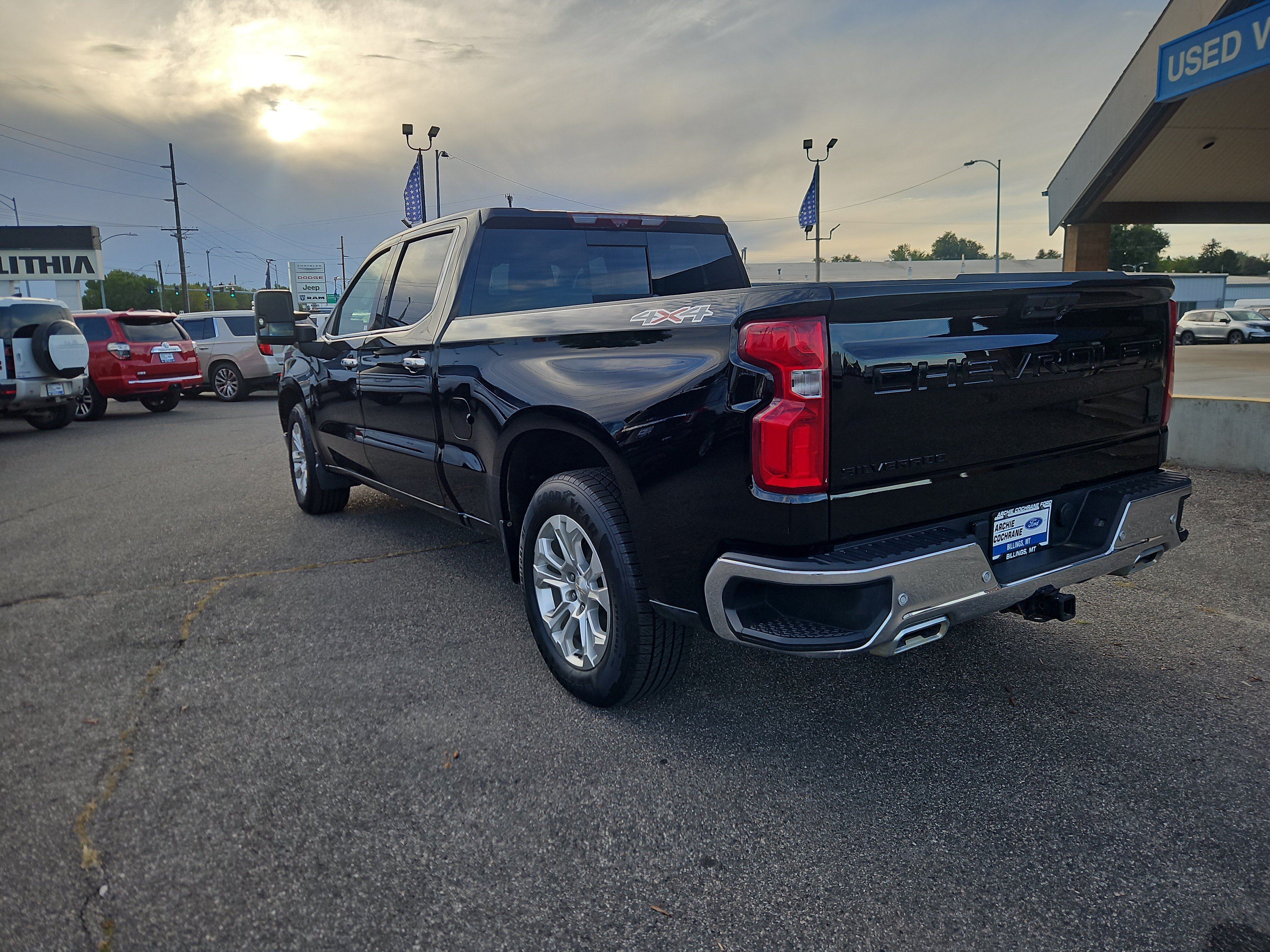 Used 2023 Chevrolet Silverado 1500 LTZ w/ Technology Package AWD/4WD image 3