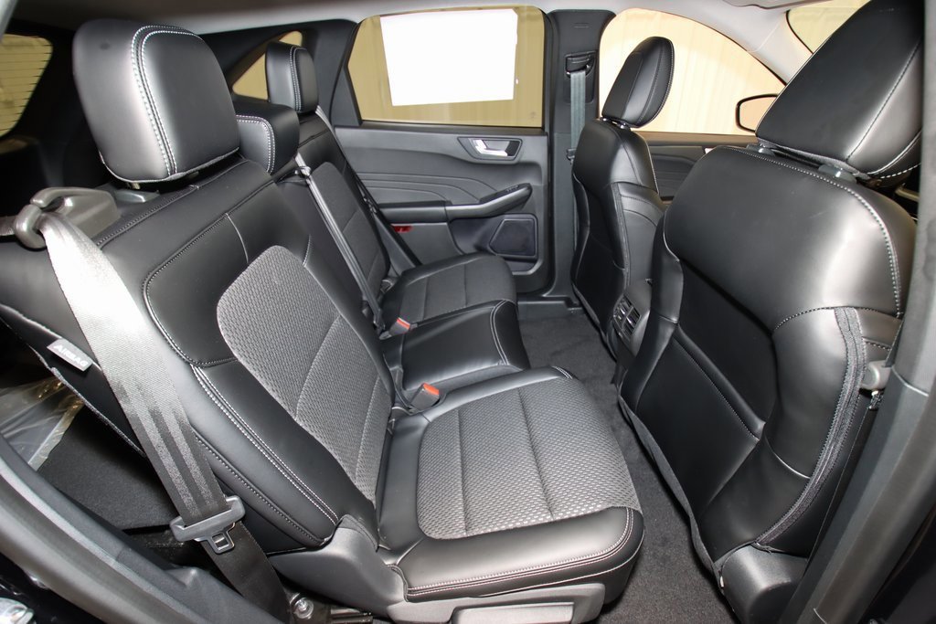 Certified 2024 Ford Escape SE image 33