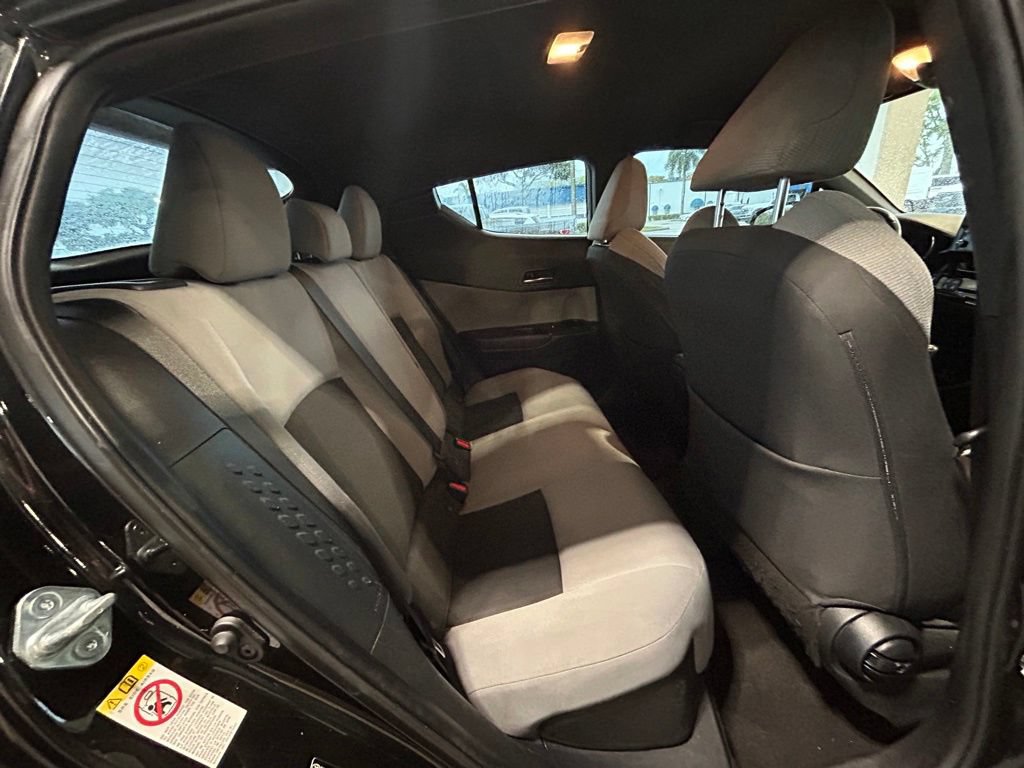 Used 2019 Toyota C-HR XLE FWD image 26