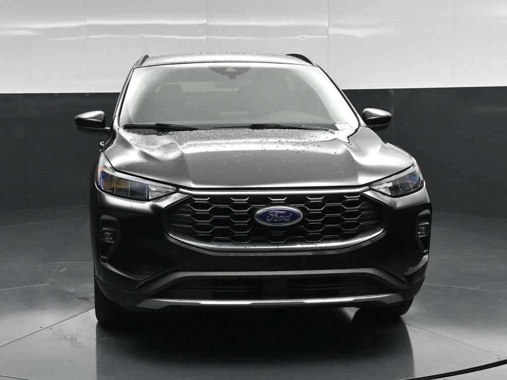 Certified 2025 Ford Escape ST-Line Select AWD/4WD image 4