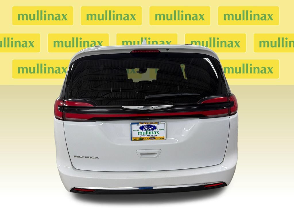 Used 2022 Chrysler Pacifica Touring-L FWD image 7