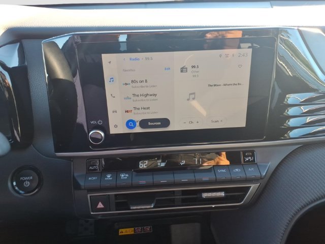 Used 2025 Toyota Camry SE FWD image 20