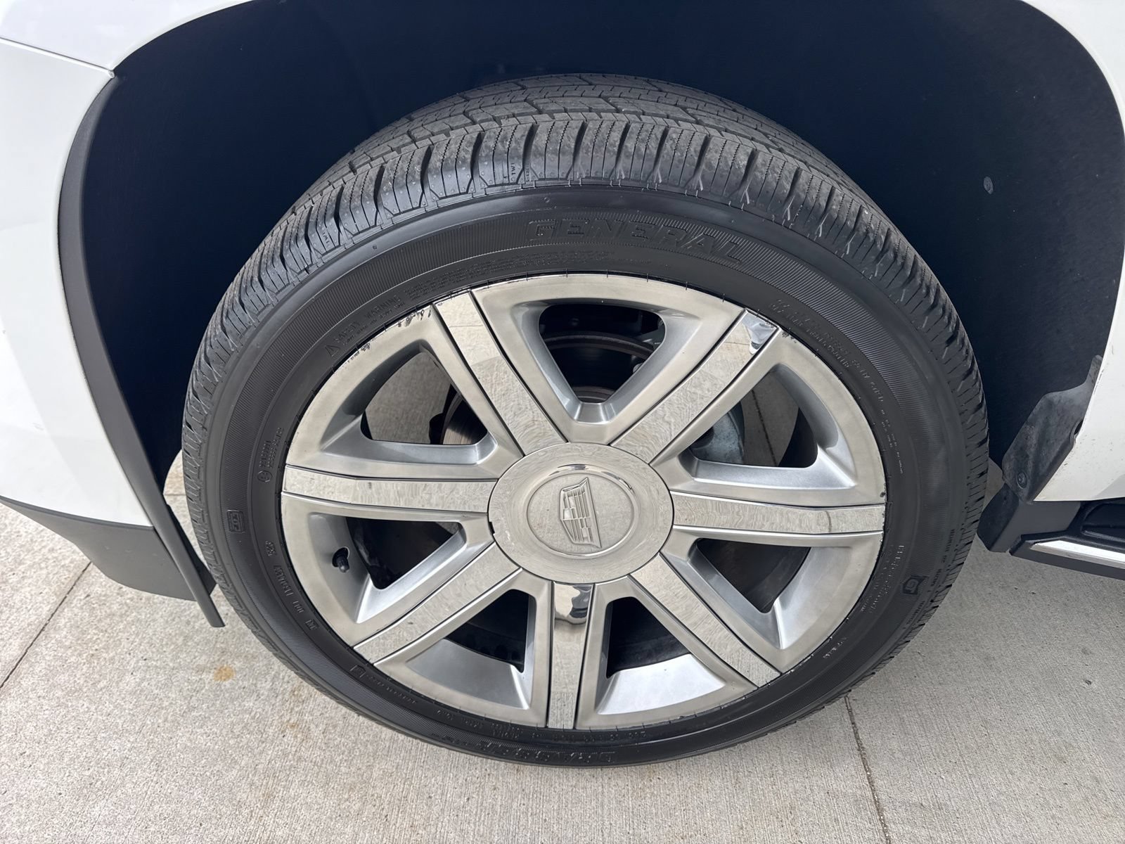 Used 2019 Cadillac Escalade Luxury AWD/4WD image 18