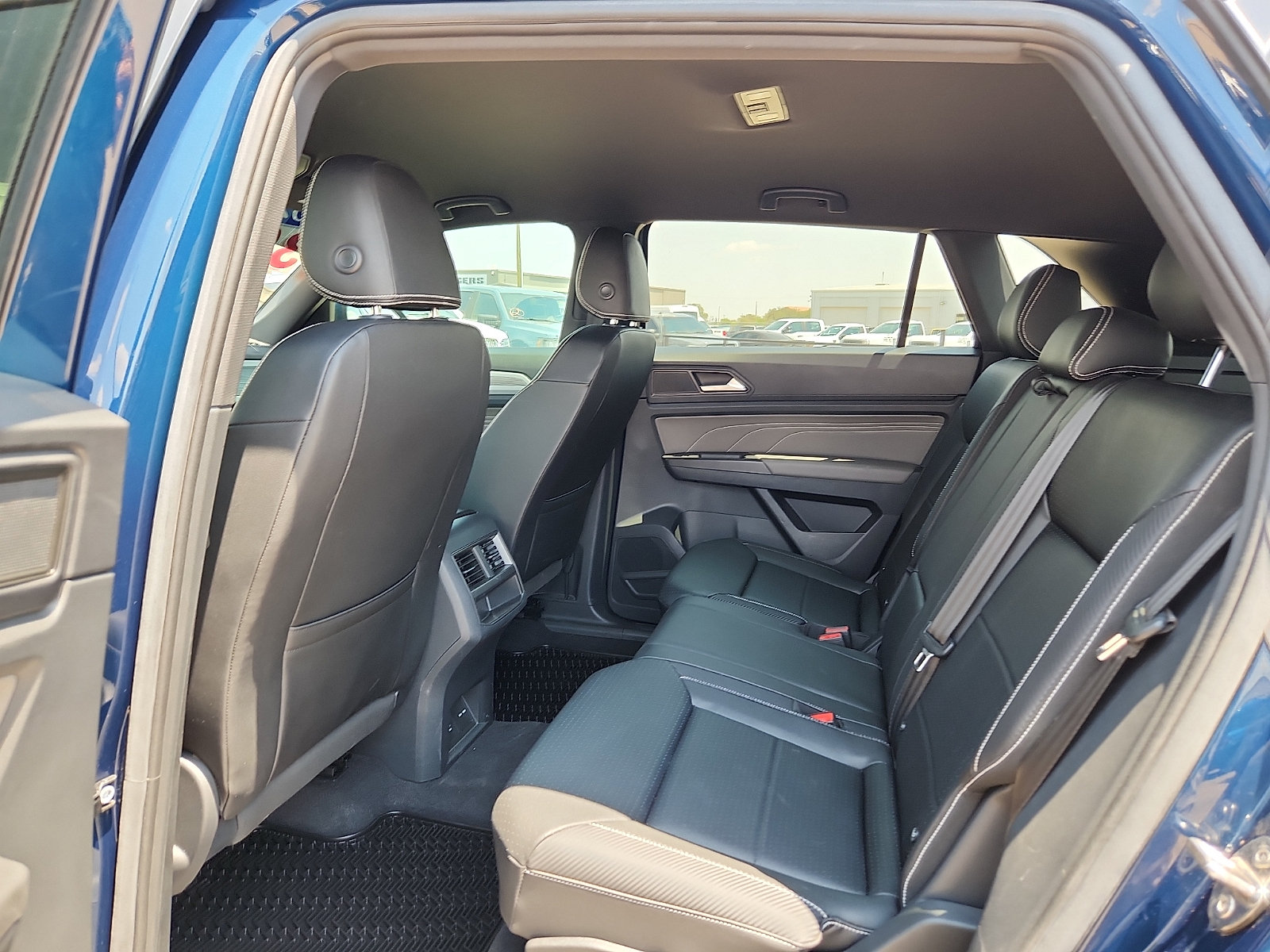 Used 2023 Volkswagen Atlas Cross Sport SE w/ Black Wheel Package FWD image 9