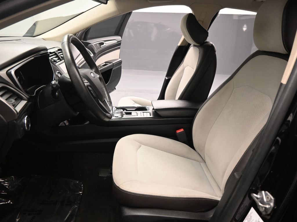 Certified 2020 Ford Fusion SE w/ Equipment Group 151A image 37