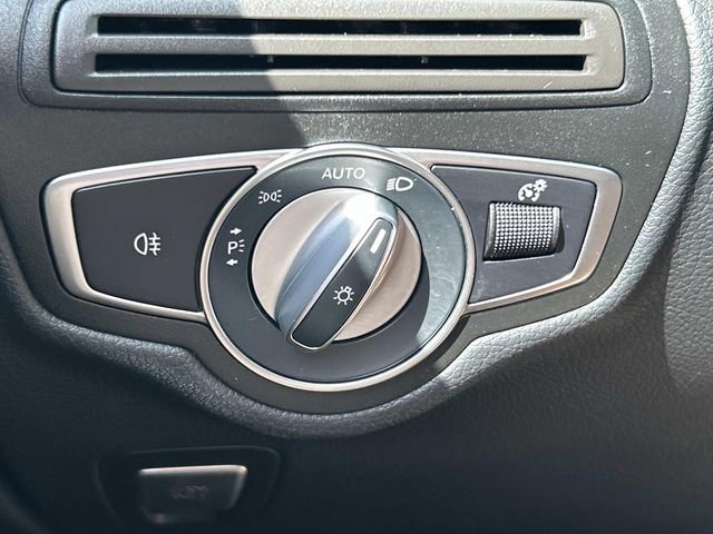 Used 2021 Mercedes-Benz GLC 300 image 34