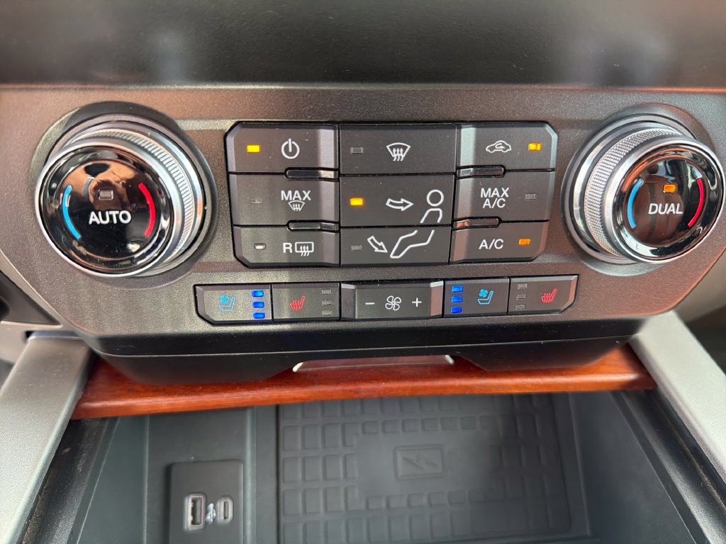 Certified 2020 Ford F350 King Ranch w/ King Ranch Ultimate Package AWD/4WD image 25