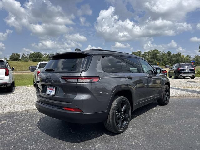 Used 2023 Jeep Grand Cherokee L Altitude AWD/4WD image 7
