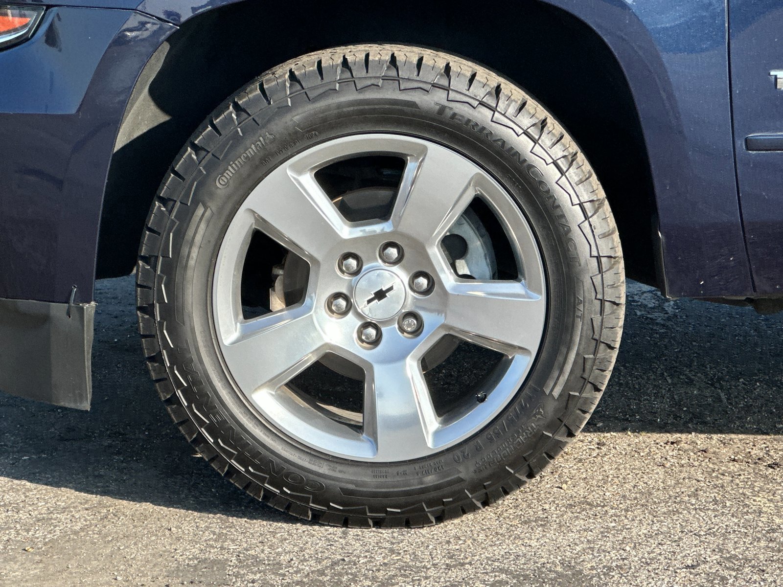 Used 2018 Chevrolet Tahoe LS w/ All-Season Package image 25