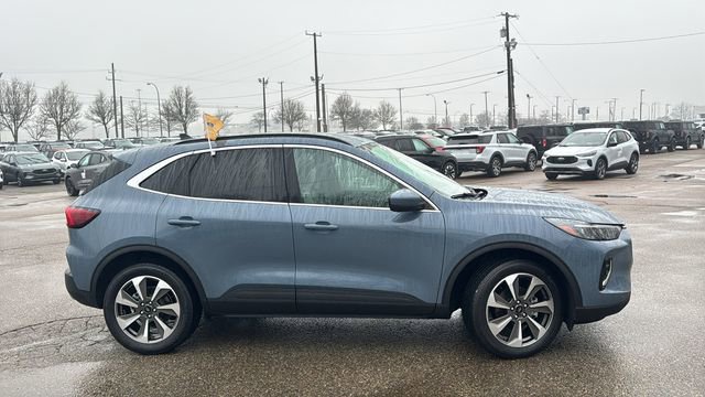 Certified 2023 Ford Escape Platinum image 2