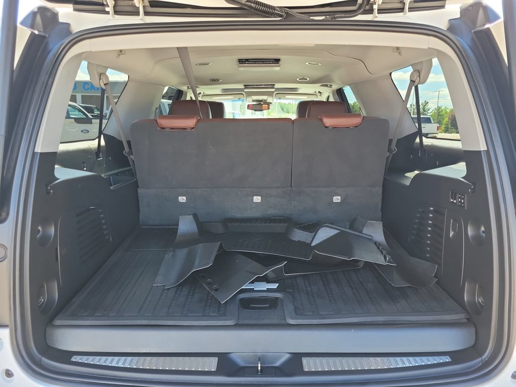 Used 2020 Chevrolet Suburban Premier w/ Premier Plus Edition AWD/4WD image 7