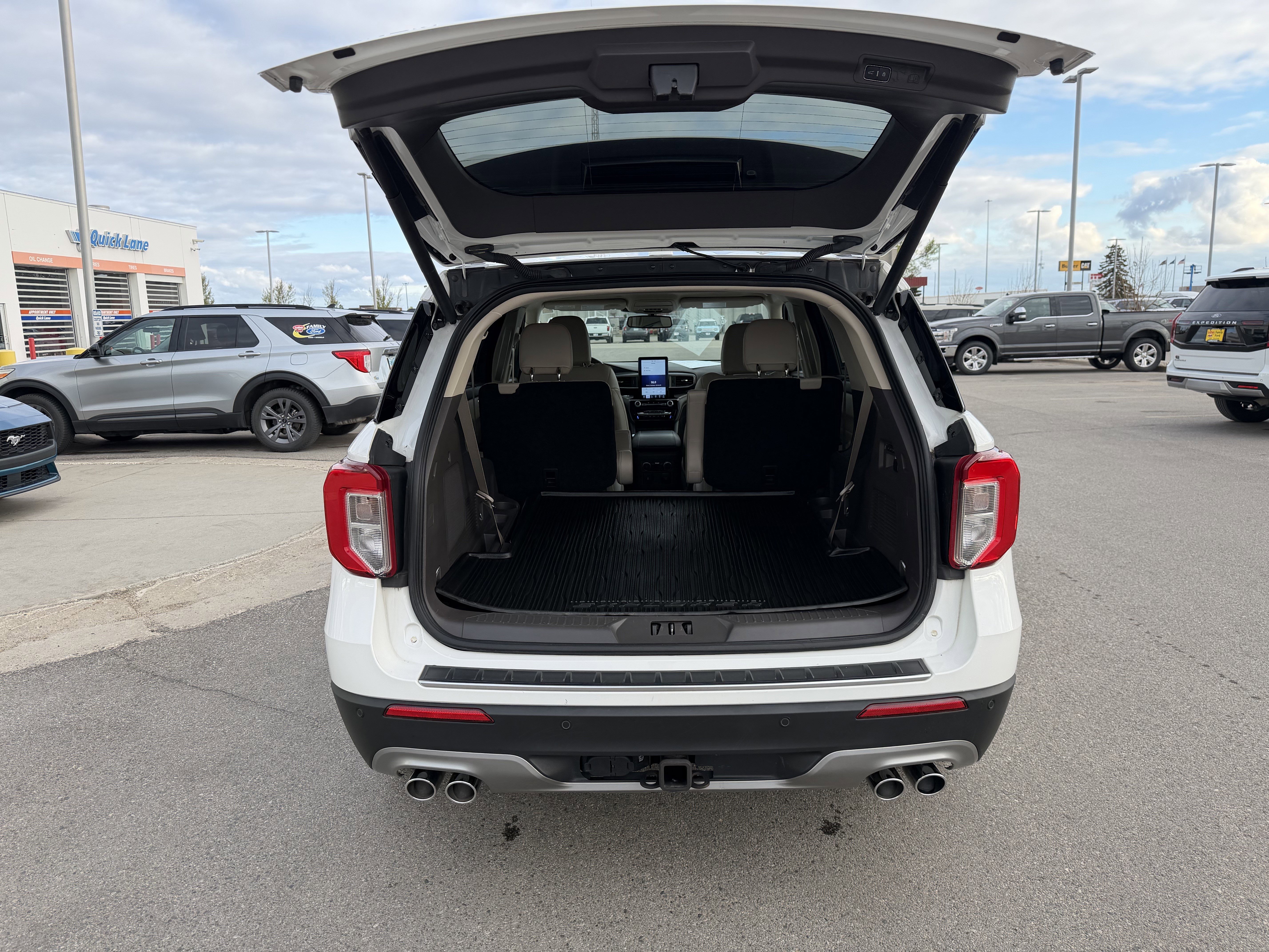 Certified 2023 Ford Explorer Platinum w/ Technology Package AWD/4WD image 22