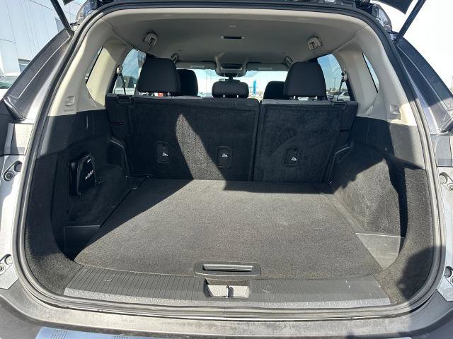 Used 2023 Nissan Rogue SV image 21