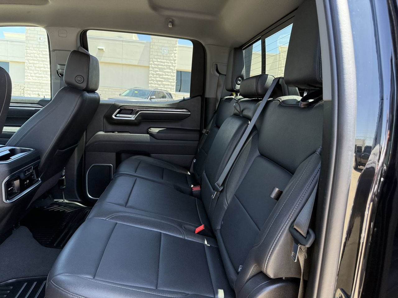 Used 2025 Chevrolet Silverado 1500 LTZ w/ LTZ Convenience Package II RWD image 28