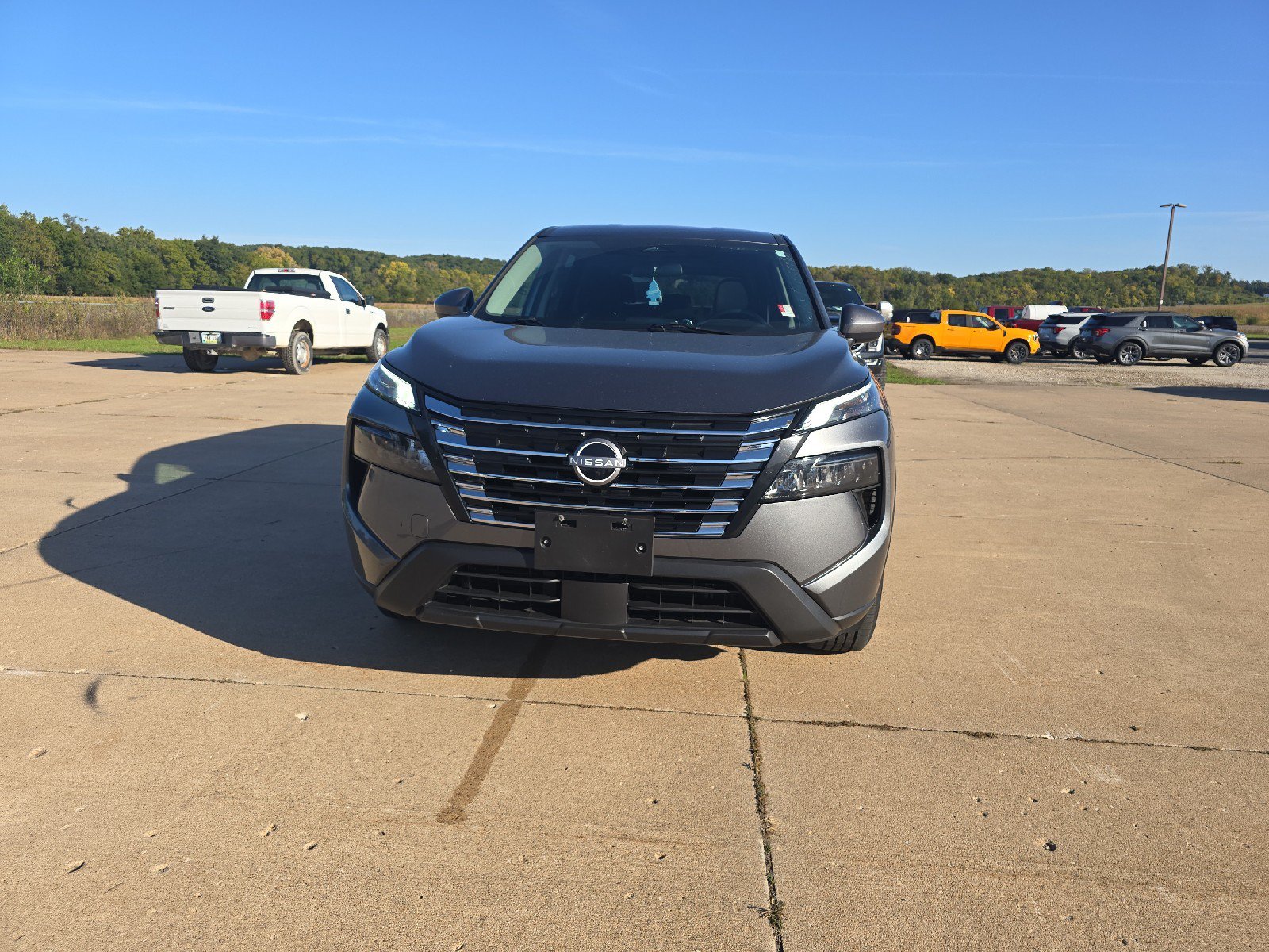 Used 2025 Nissan Rogue SV FWD image 7