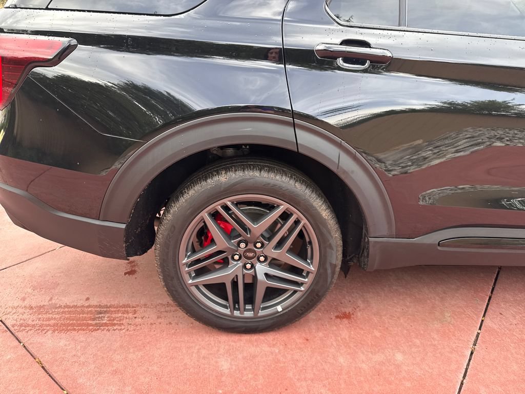 Certified 2025 Ford Explorer ST AWD/4WD image 35
